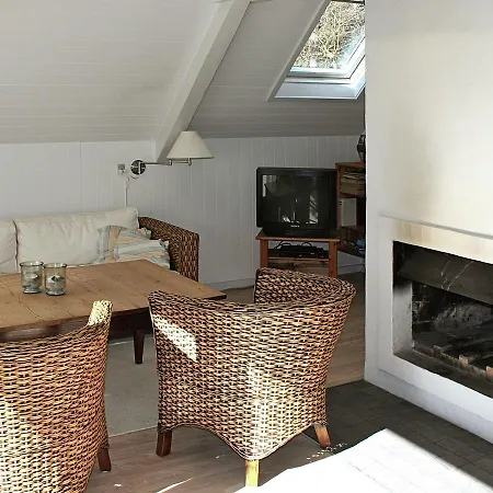 Three-bedroom Holiday In Nexo 17